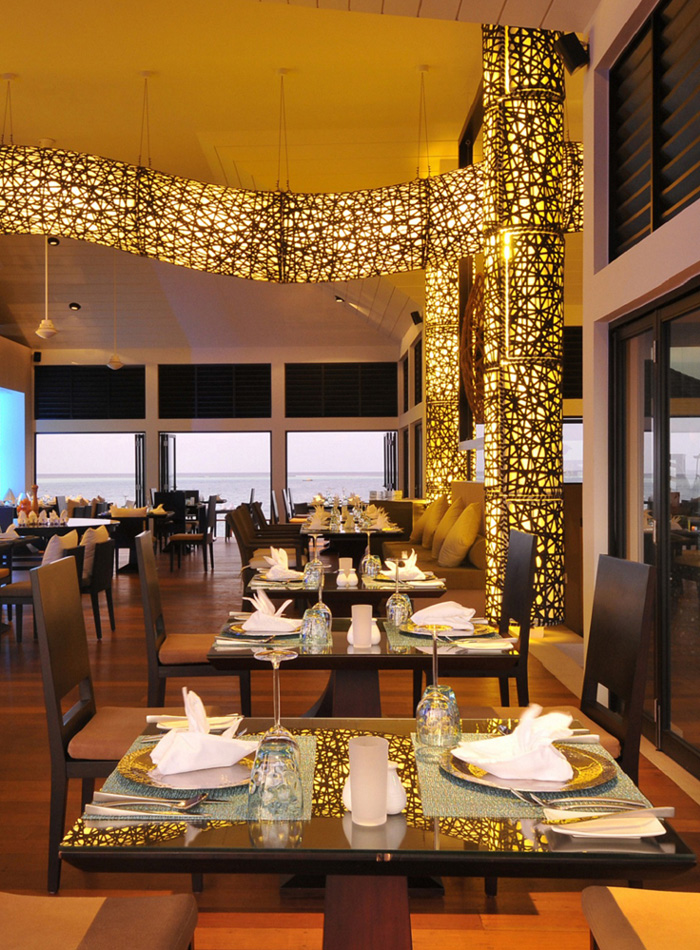 Angsana Velavaru Resort - Azzurro Restaurant and Bar