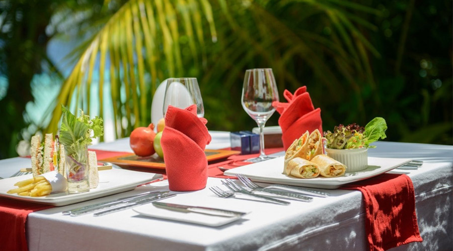 Coco Bodu Hithi Resort Maldives - Champagne Breakfast