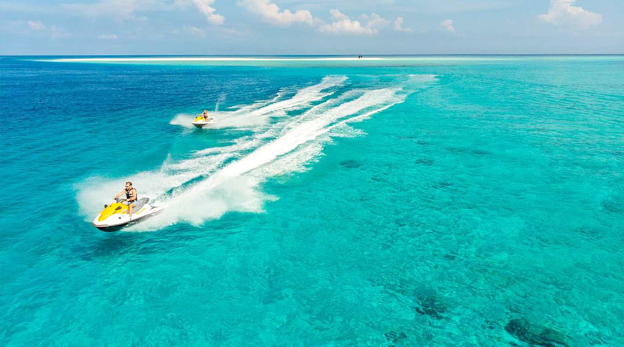 Hurawalhi Island Resort - Water Sports